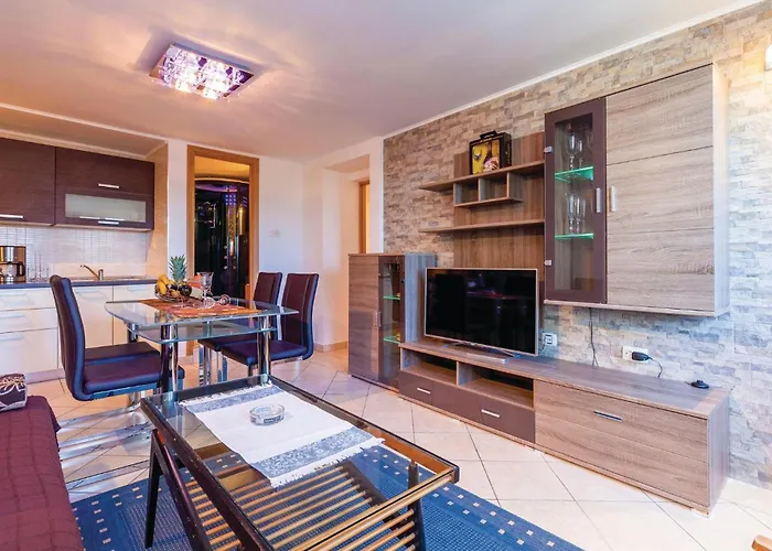 Апартаменты 1 Bedroom Cozy In *