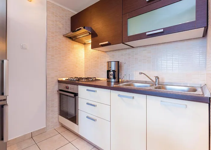 1 Bedroom Cozy In *