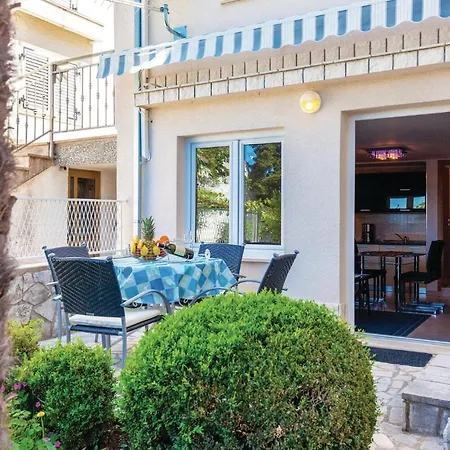1 Bedroom Front In Apartmán Selce
