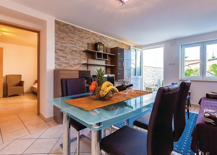 דירה 1 Bedroom Cozy In סלצה