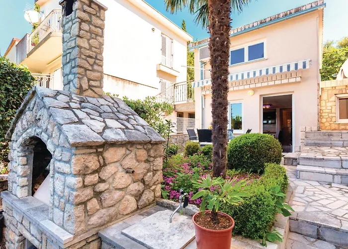 1 Bedroom Cozy In סלצה