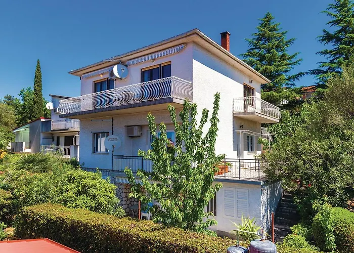 1 Bedroom Cozy In סלצה