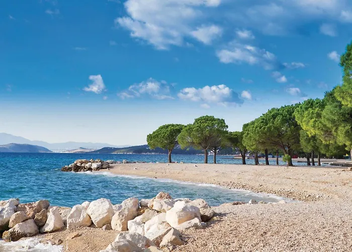 1 Bedroom Cozy In דירה *